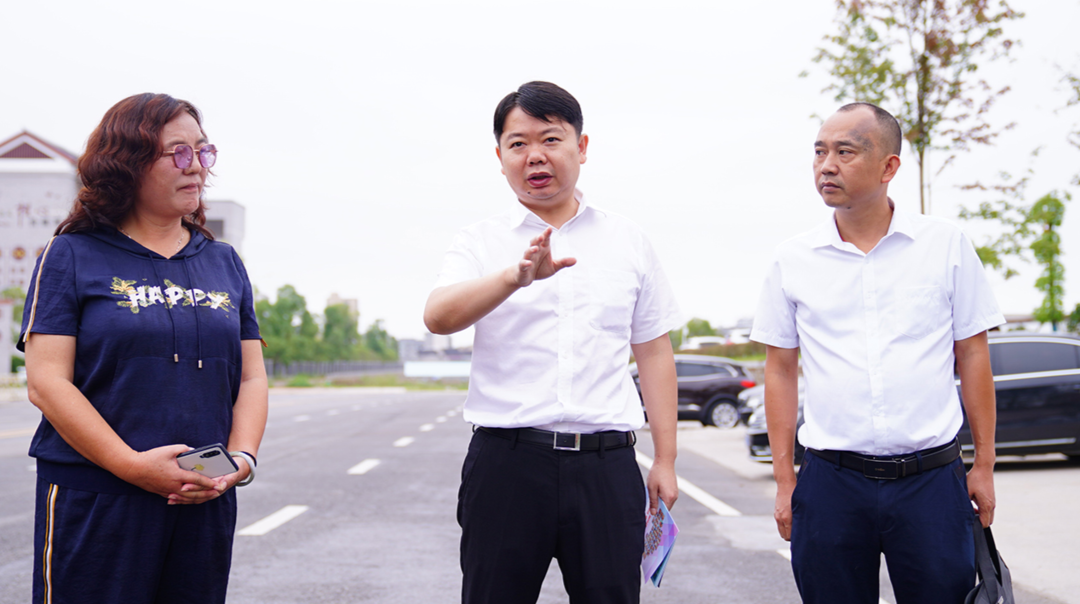 梁志平检查指导秋季开学准备及疫情防控工作