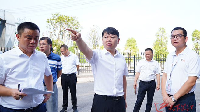 梁志平赴工业集中区调研企业发展