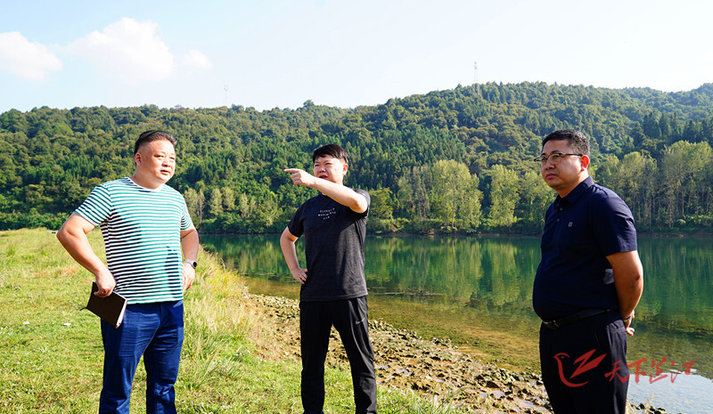 梁志平以“四不两直”方式深入公坪、罗旧检查安全生产