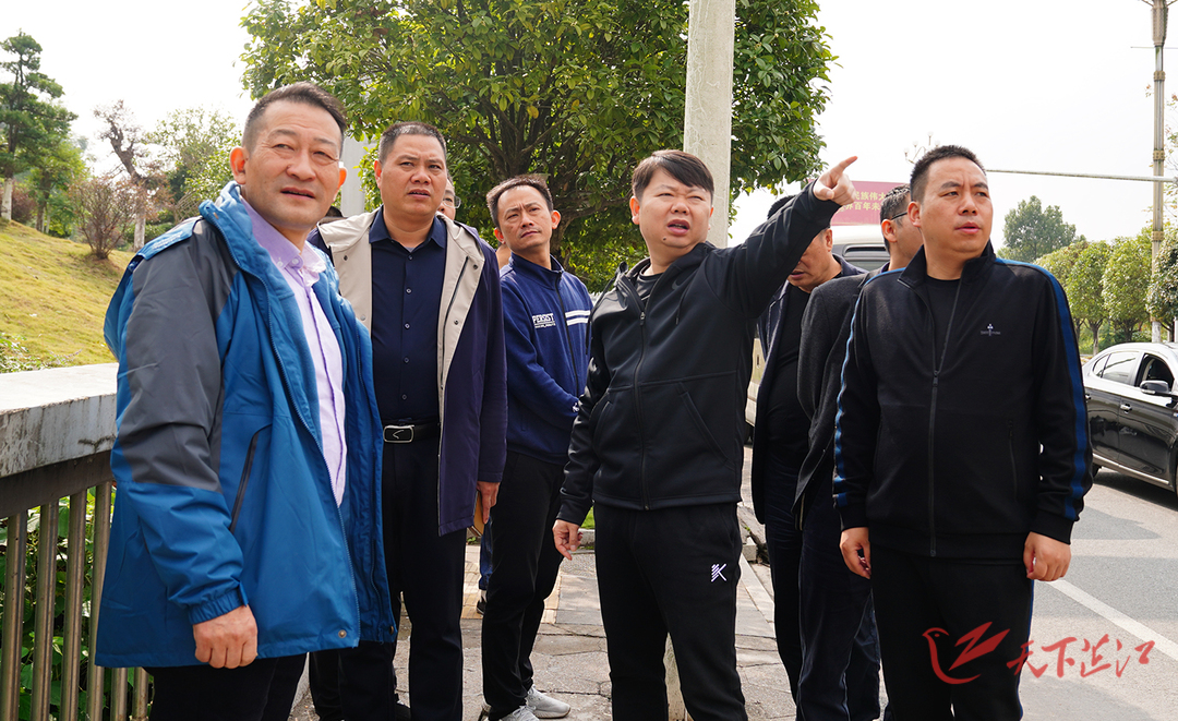 梁志平带队调研城市环境卫生及市容秩序整治