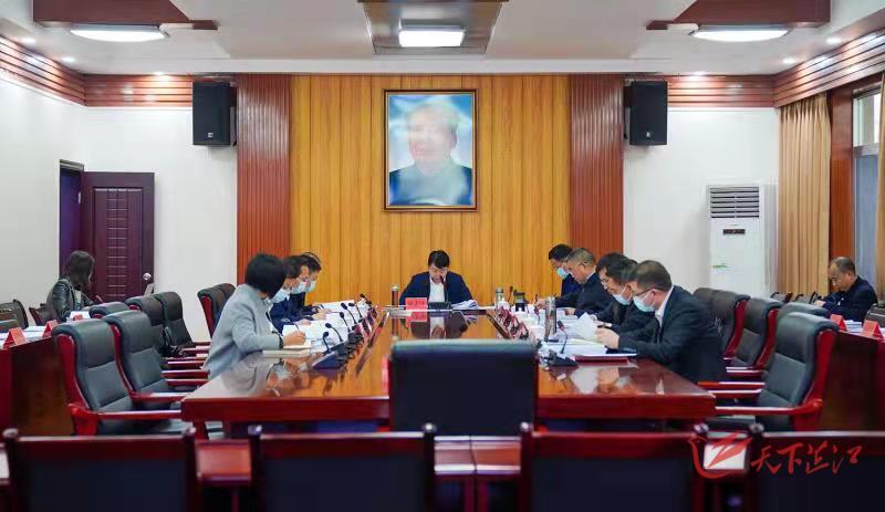县委理论学习中心组（扩大）举行2021年第十二次集体学习