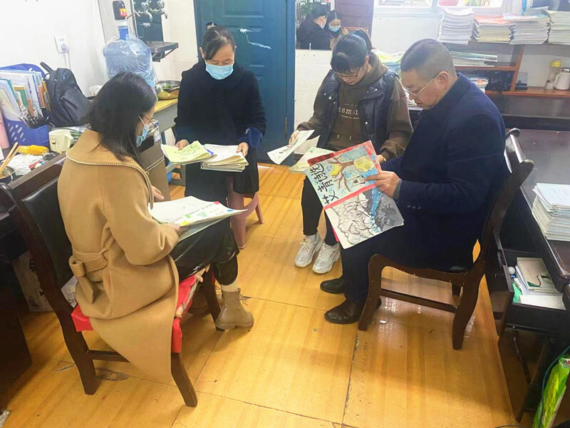 芷江二中：创意名著封面设计，助力书香校园建设