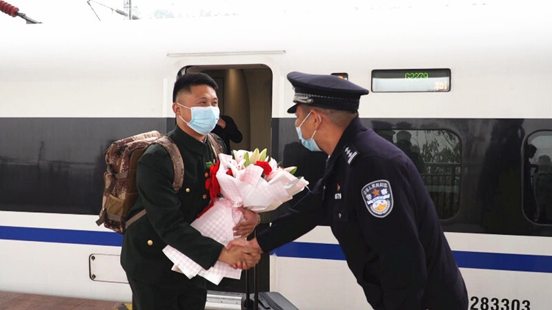 芷江：欢迎戍边战士退伍返乡
