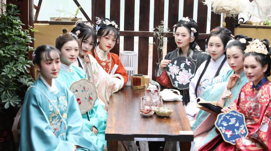 芷江：冬至习俗吃饺子 汉服同袍体验古法茶会游园贺冬