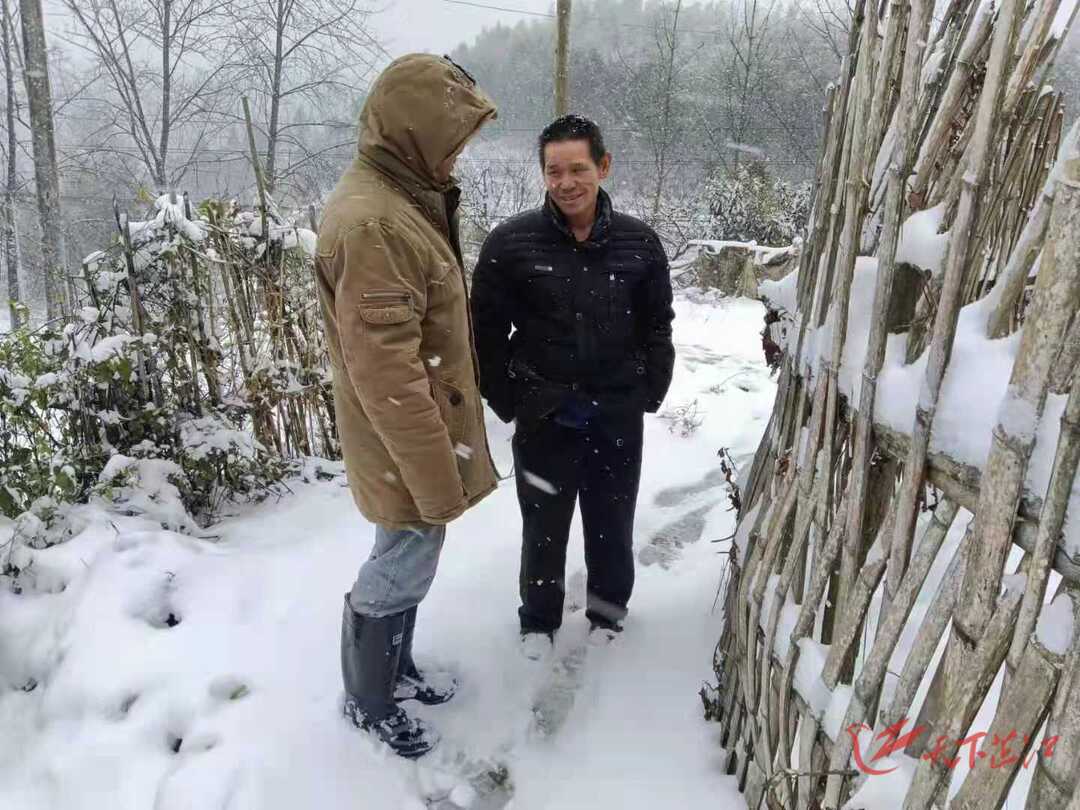 新店坪镇：迎战冰雪 打响“三保”攻坚战
