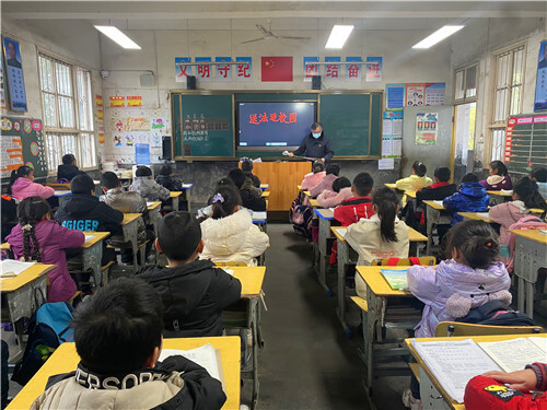 芷江法院：“送法进校园”，新年的第一堂课