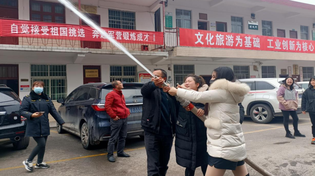 公坪镇：积极组织干部职工开展消防演练