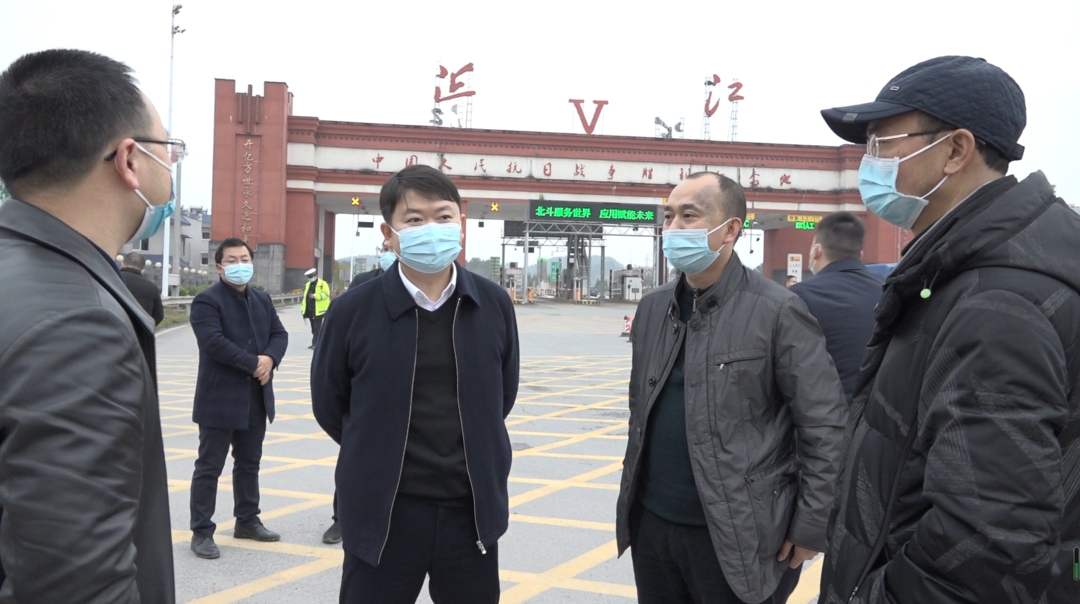 梁志平实地调研粮食安全和涉粮巡察整改工作、督导疫情防控交通点、社区疫情防控“敲门行动”和消防安全等工作