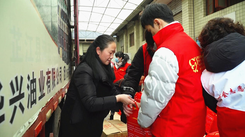助力疫情防控  芷江五家爱心企业吹响“集合号”