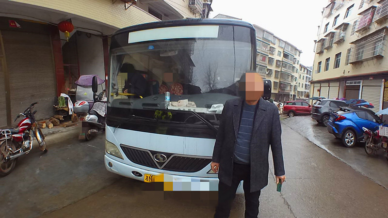 交通问题顽瘴痼疾集中整治丨大型客车跨区域揽客  竟然还超员