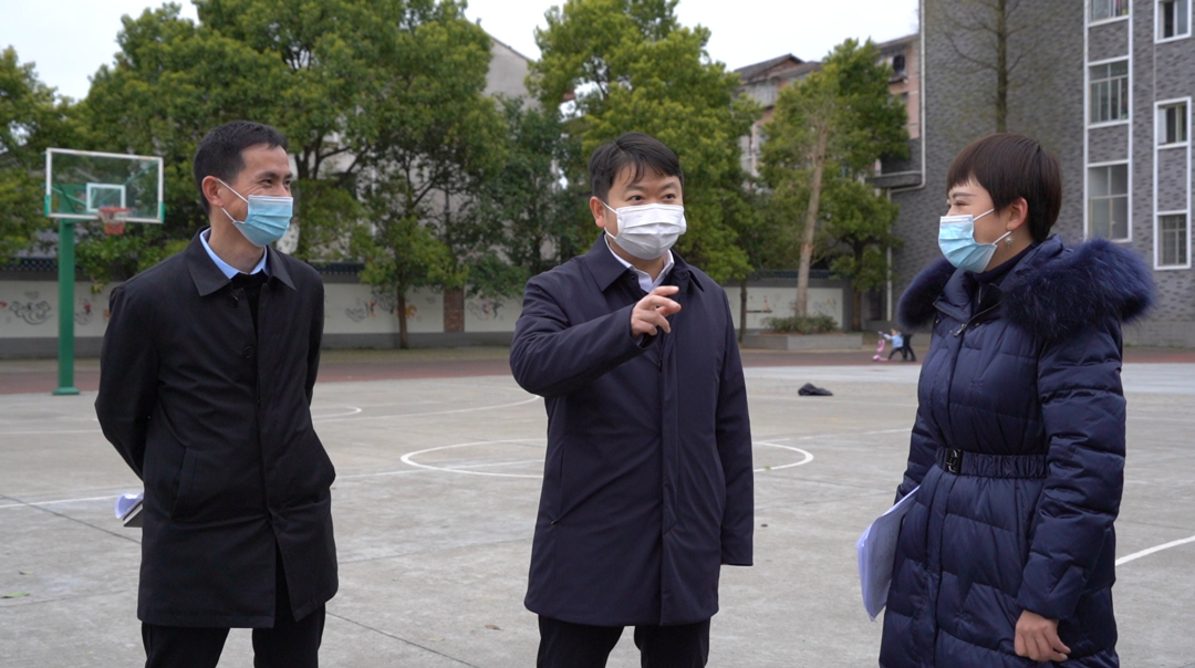 众志成城 防控疫情丨 梁志平调研学园社区疫情防控工作
