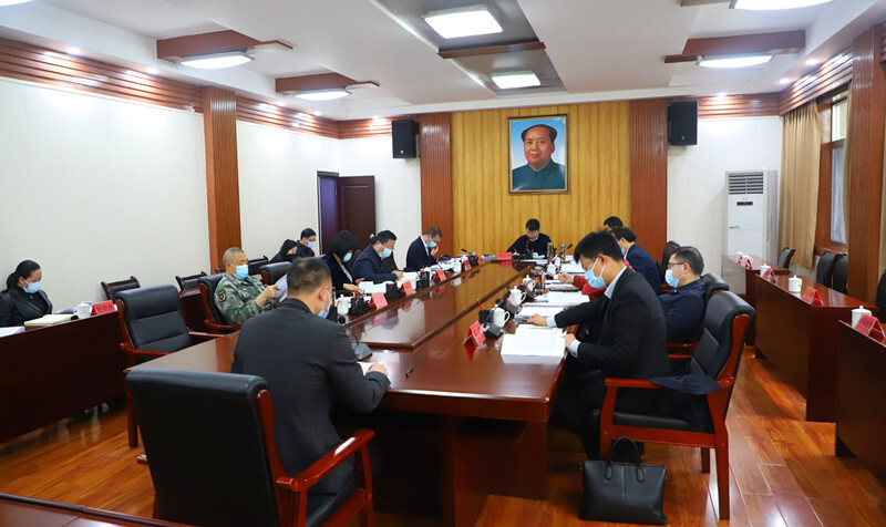 梁志平主持召开县委常委会第十二次会议