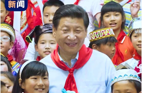 “大朋友”习近平给“小树苗”的暖心寄语
