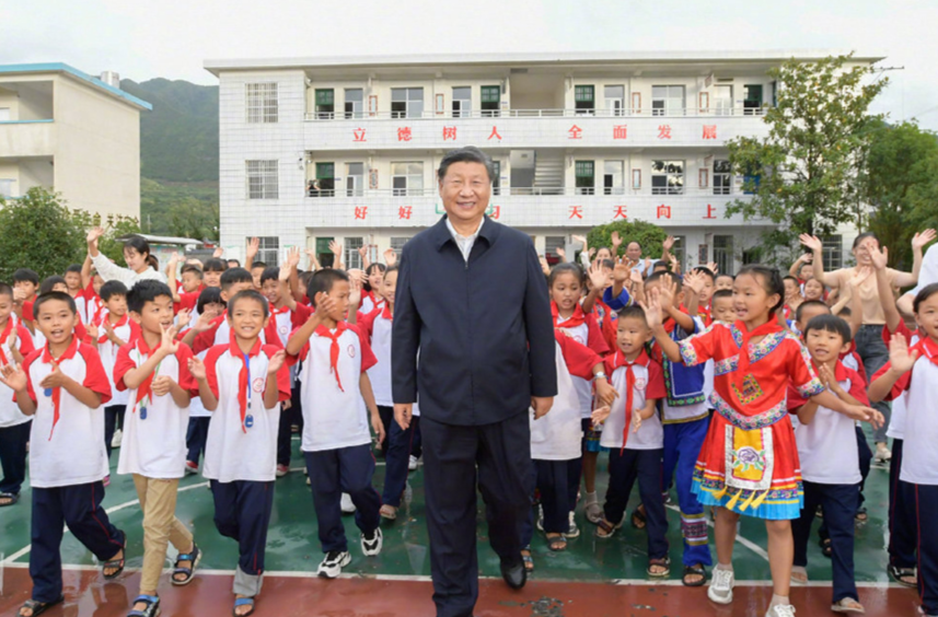 习近平致信祝贺中国儿童中心成立40周年强调 发扬光荣传统用心用情促进儿童健康成长全面发展 在“六一”国际儿童节到来之际向全国广大少年儿童致以节日的祝贺