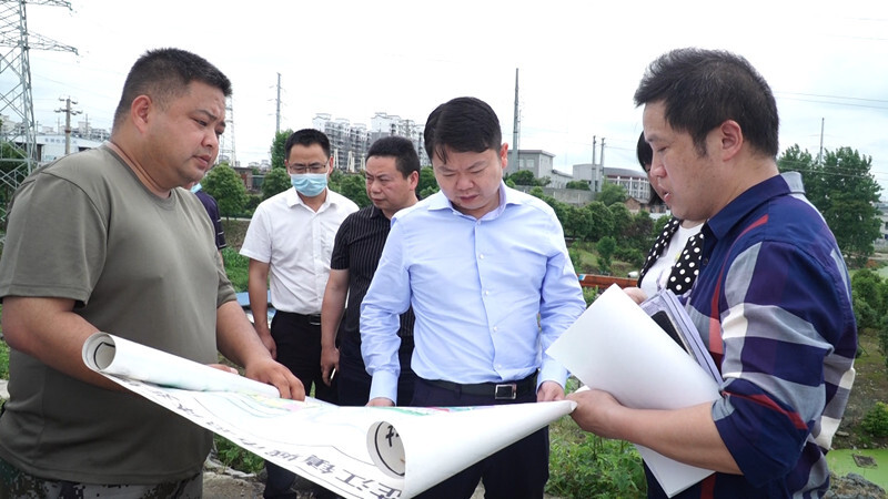 梁志平现场督办省总河长会暗访发现问题整改工作