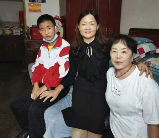 情暖六一，把关爱落实在行动上