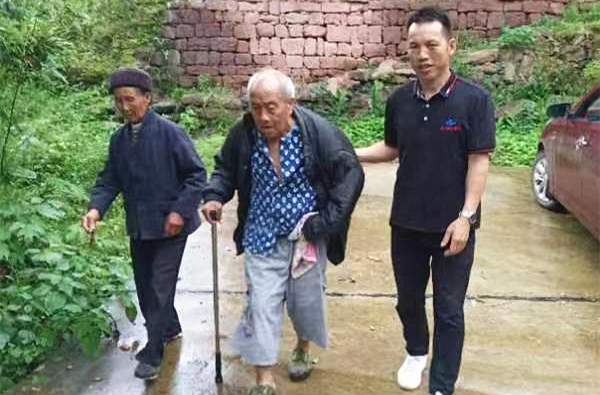 自然资源局加强排查 芷江镇2户13人成功避险