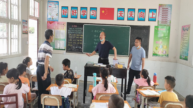 土桥镇：铁路安全知识送进校园