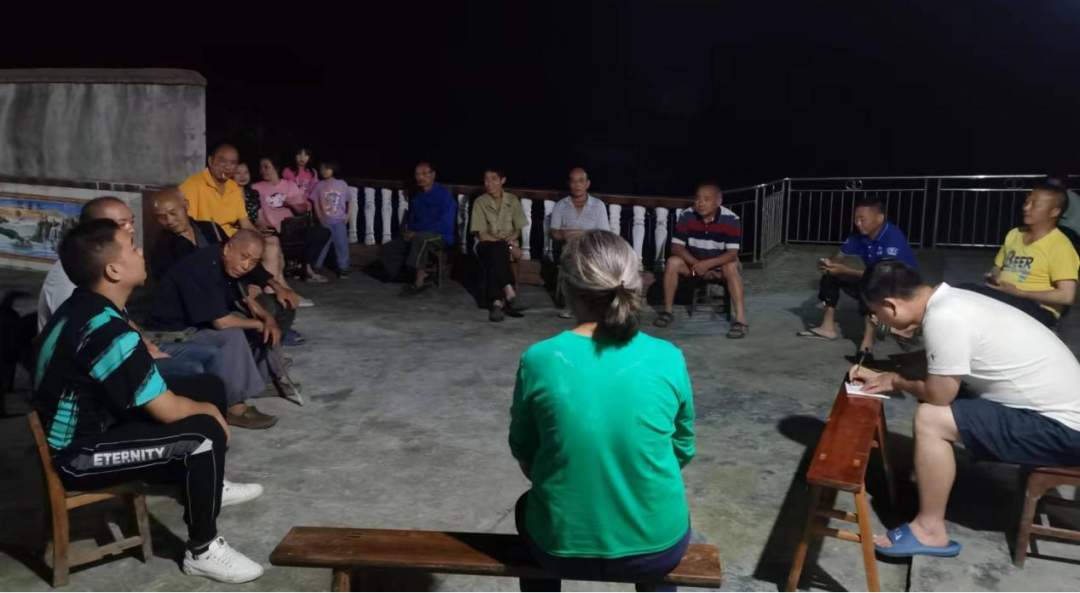 梨溪口乡戥溪村：夜访显真情，解决群众“急难愁盼”问题