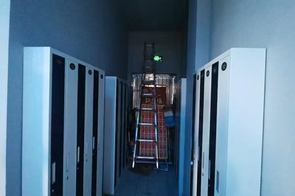 台球室堵塞安全出口 芷江消防依法给予行政处罚