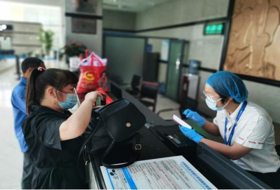 怀化芷江机场：为残疾旅客出行保驾护航