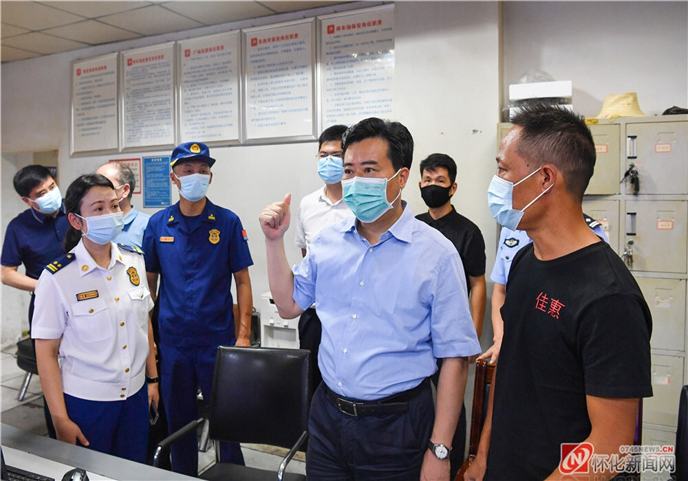 黎春秋：坚决防范和遏制安全事故发生