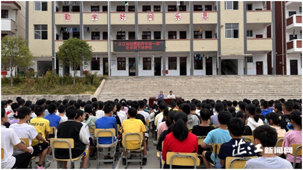 县人民检察院：法治护航开学季 上好普法第一课