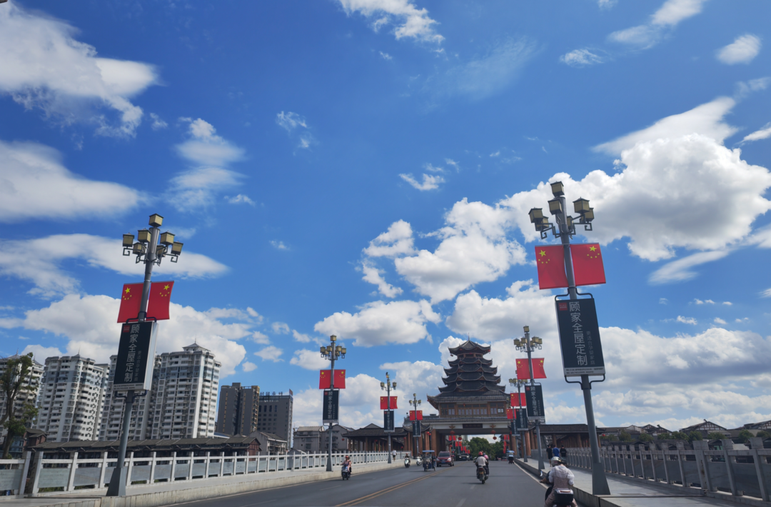 和平名城里的“中国红”