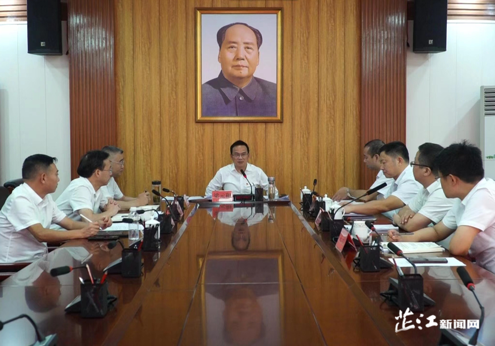 县委常委会召开“三整顿两提升”批评和自我批评专题会议