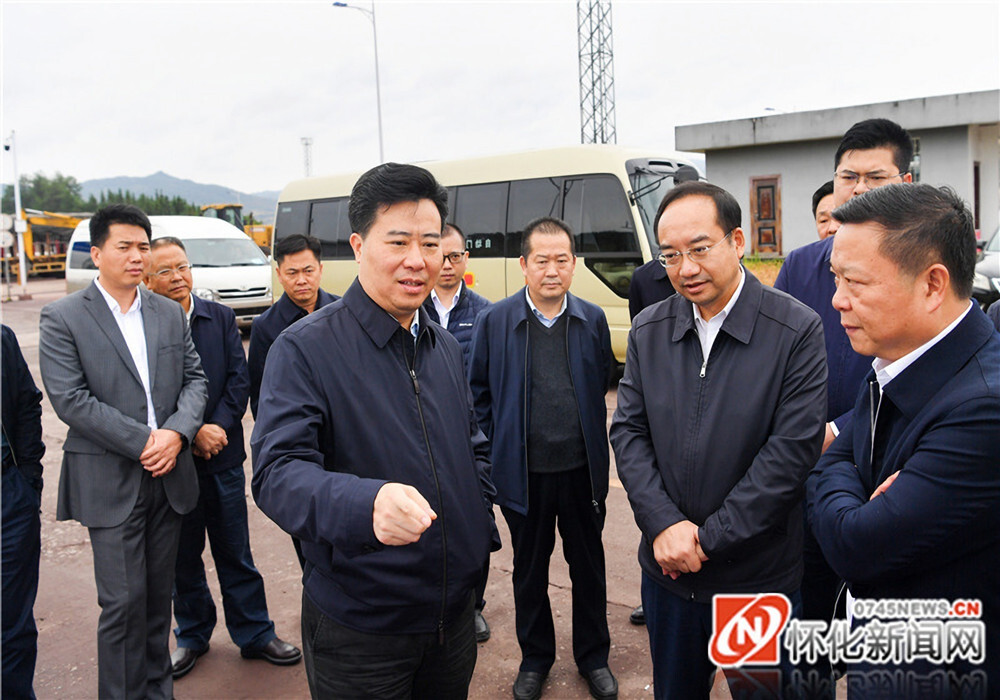 黎春秋调度怀化国际陆港集货和外贸等工作