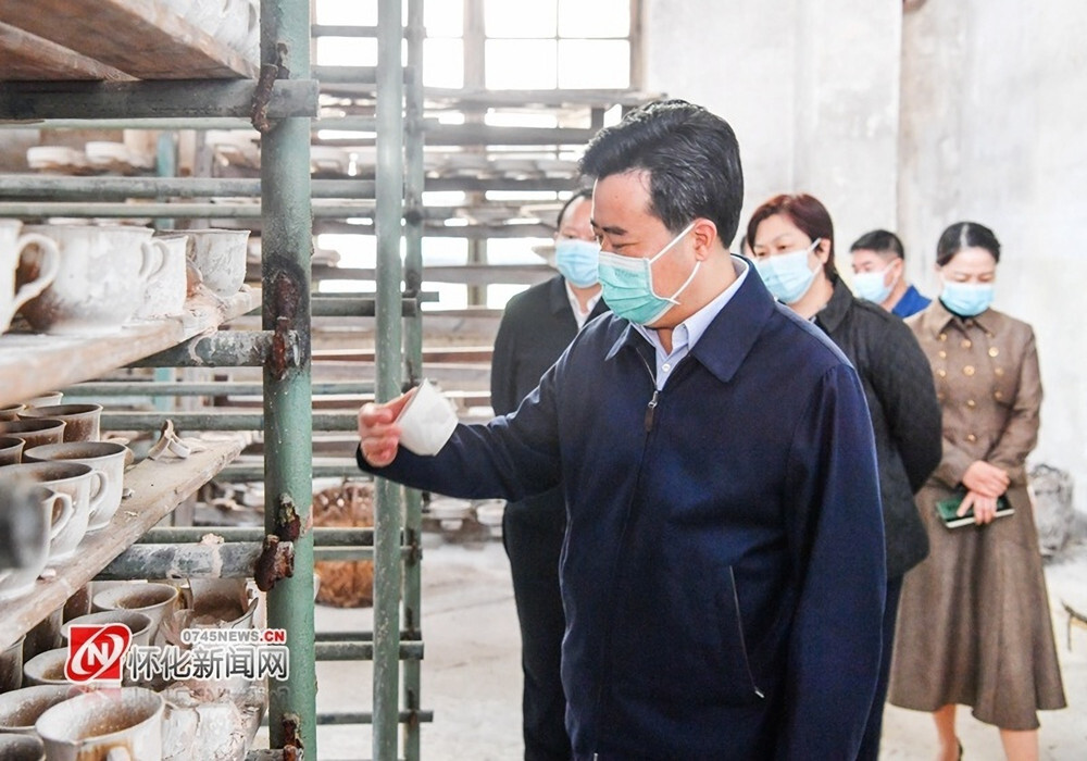 黎春秋在洪江区、洪江市调研