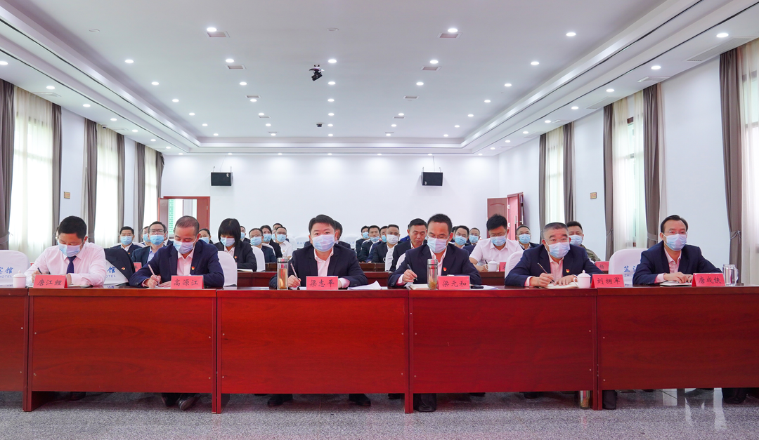 芷江：县领导集体收看党的二十大开幕盛况
