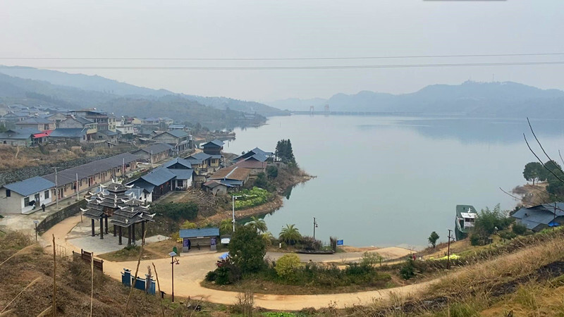 蒋光钦：摩托车上的村支书 给村民“跑”出一条致富路