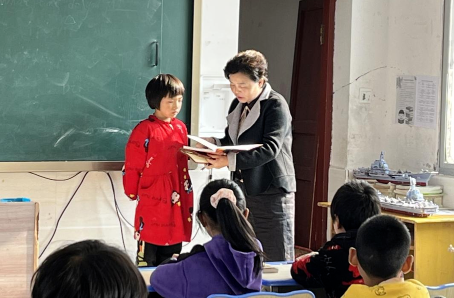 芷江：开展阅读教育视导 打造意韵悠长的书香校园