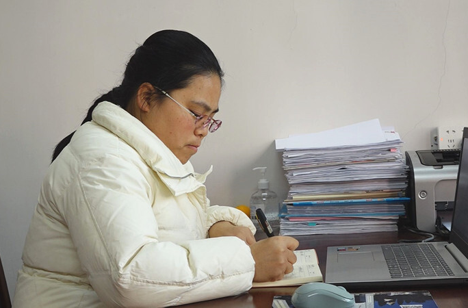 人民选我当代表  我当代表为人民丨陈芳：牢记代表使命 扎根基层献“芳华”