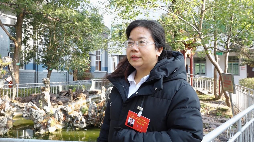 县人大代表：为民代言察民意 情系群众谋发展