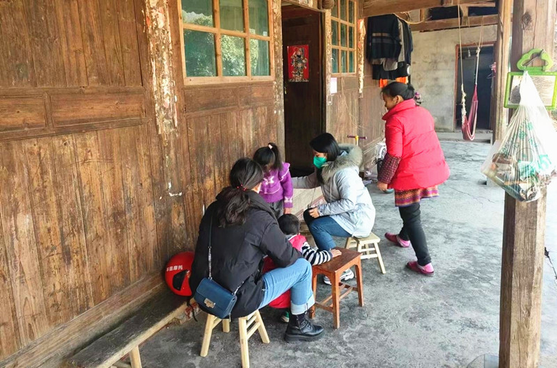 牛牯坪乡：开展事实无人扶养儿童走访慰问活动