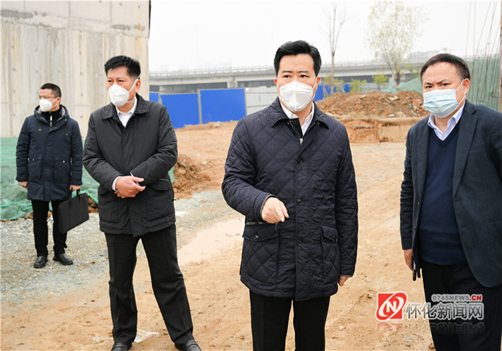 黎春秋在怀化城区督导检查民生实事项目建设