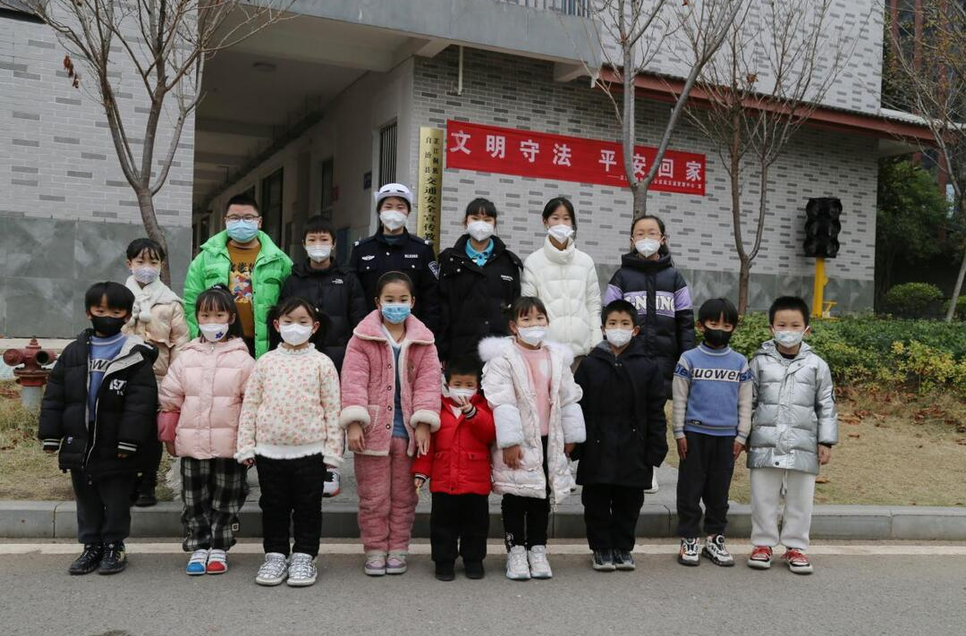 芷江交通安全宣传教育实践基地迎来首批小小体验者