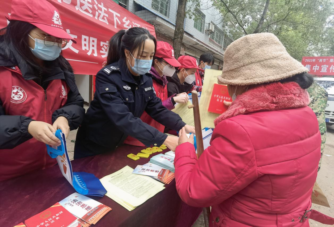 公坪镇：送法下乡喜迎新春  文明实践服务暖心