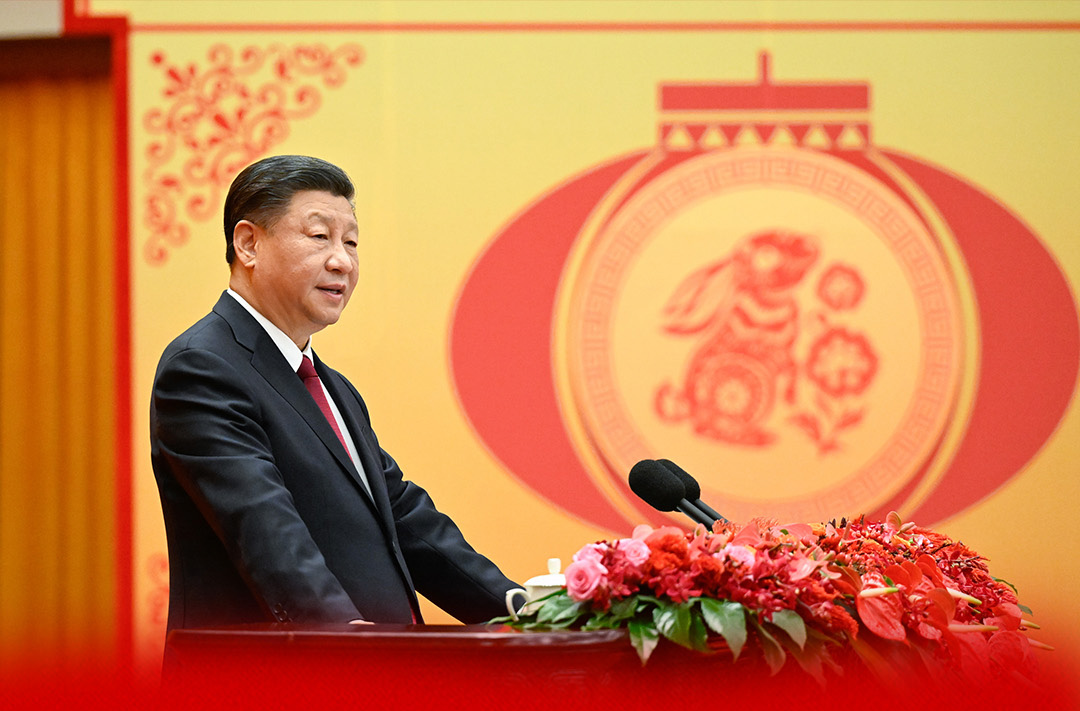 习近平新春寄语：像动如脱兔般奋跃而上、飞速奔跑