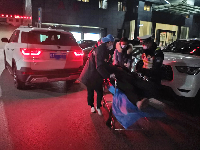 芷江：老人突发心脏病 交警火速护送 开辟“生命通道”