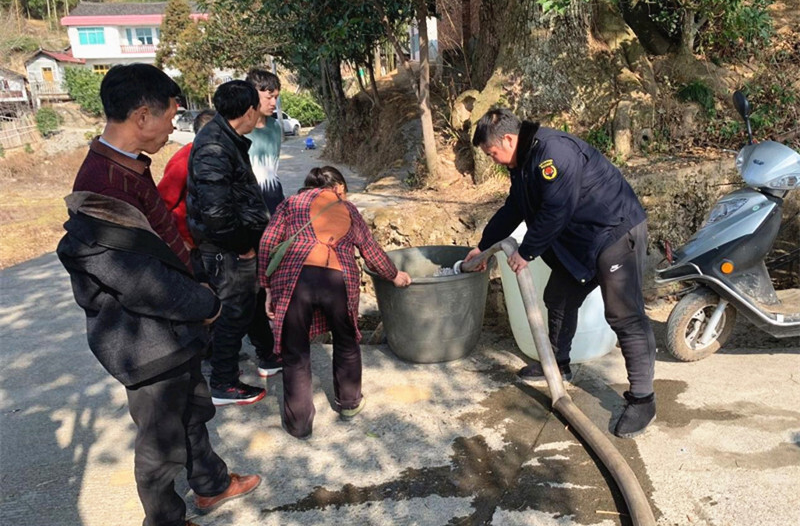 新店坪镇：春节供水“不打烊” 坚持守好“民生线”