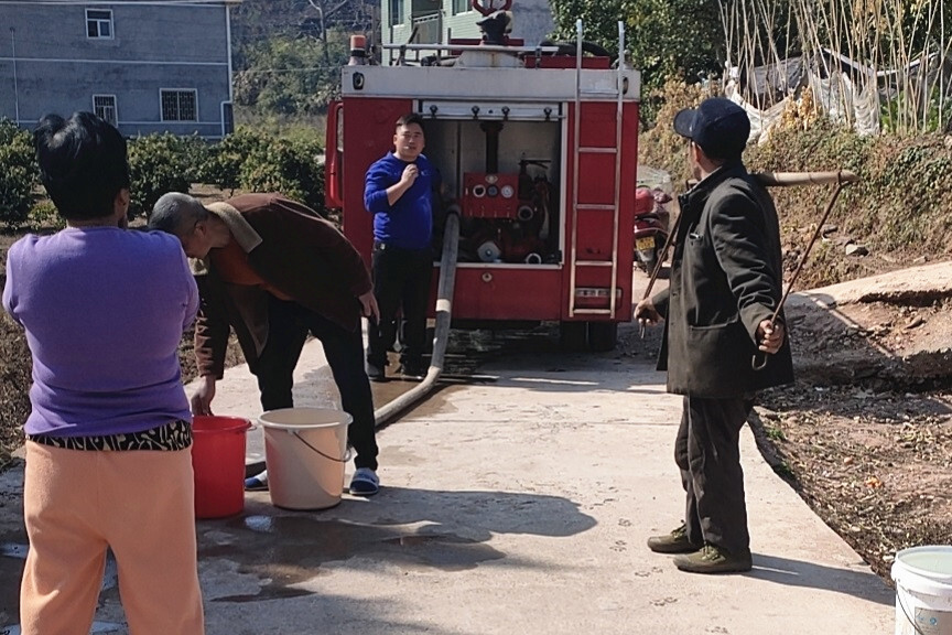 新店坪镇：春节供水“不打烊”   坚持守好“民生线”