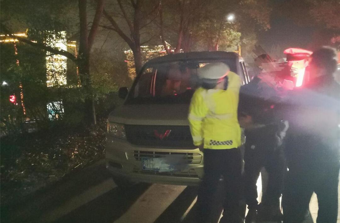 芷江交警严查酒醉驾不放松