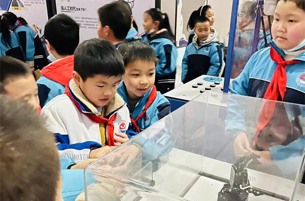 河西小学：品尝“科普套餐”  培养科学素养