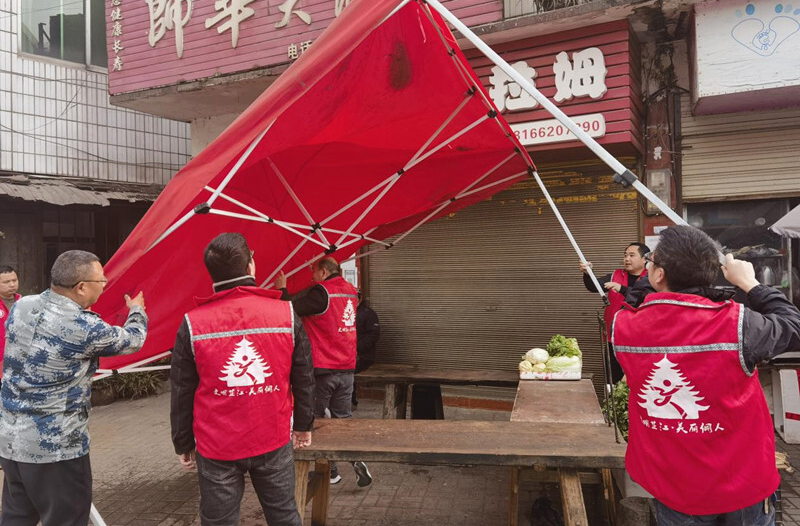 冷水溪乡开展集镇环境专项整治活动