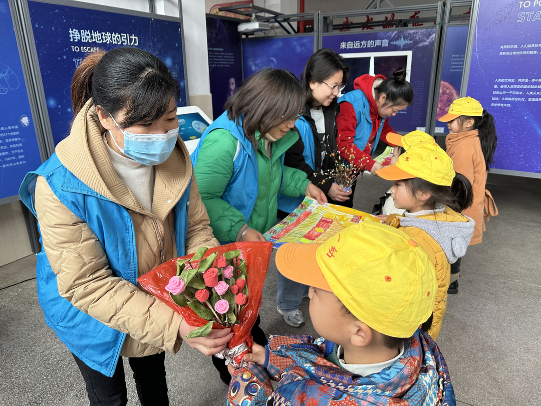 芷江一幼：走进科技馆 体验科技 畅想未来