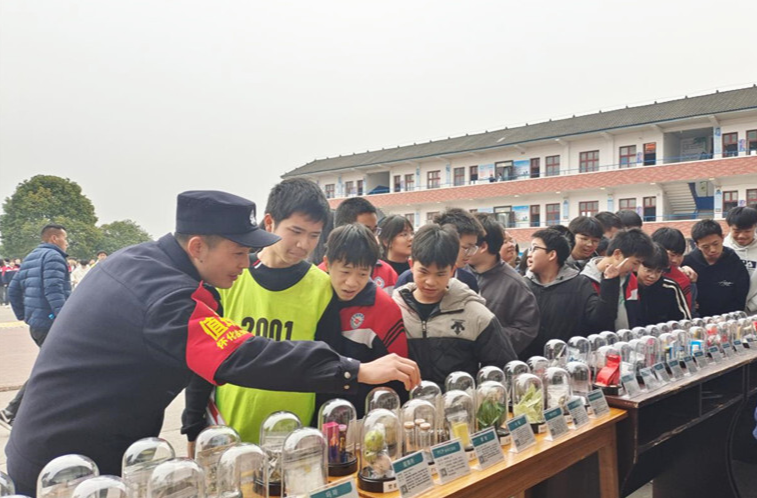 芷江四中开展“远离毒品，与你有约”主题禁毒知识宣传教育