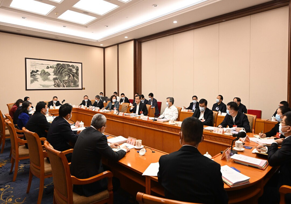 湖南代表团举行分组会议